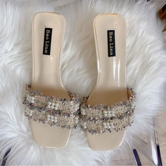 Tweed with Pearl Vintage Triangle Heel Sandal - Picture 7 of 7